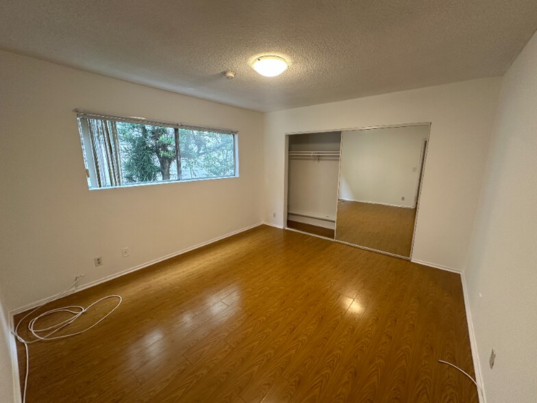 Building Photo - 1906 Pelham Ave