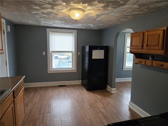 Building Photo - 36 Crawford St