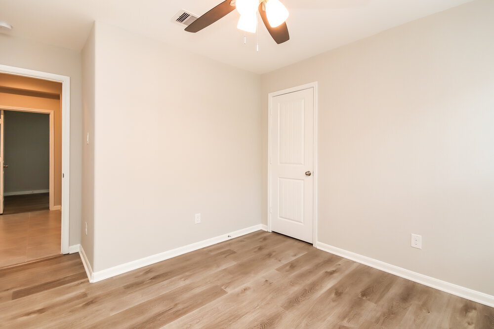 Building Photo - 8419 Ideal Dr