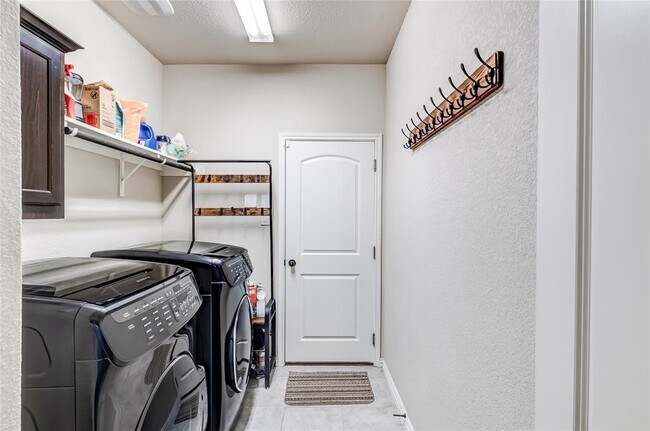 Building Photo - 3721 Royal Tern Ct