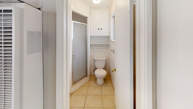 Building Photo - Remodeled 4BD/3BA, Detached Bedroom!