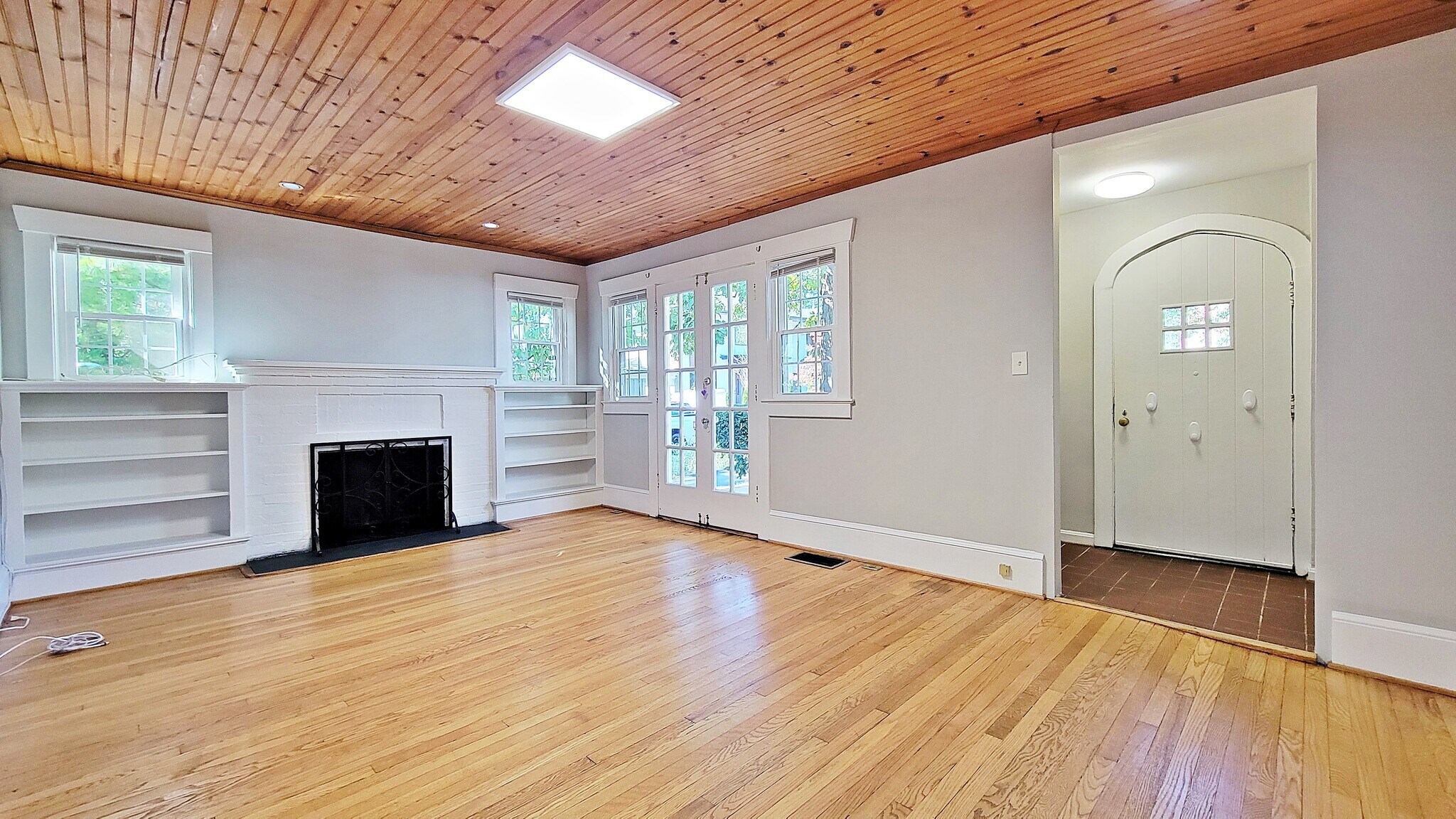 Building Photo - 2619 S Joyce St