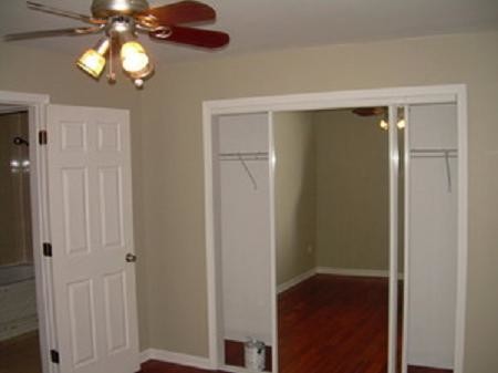 Building Photo - 2530 W Foster Ave