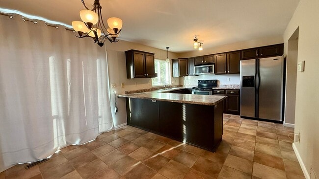 Building Photo - Northwest Colorado Springs Gem Near Trails...