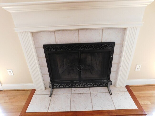 Building Photo - 300 Taliaferro Ln