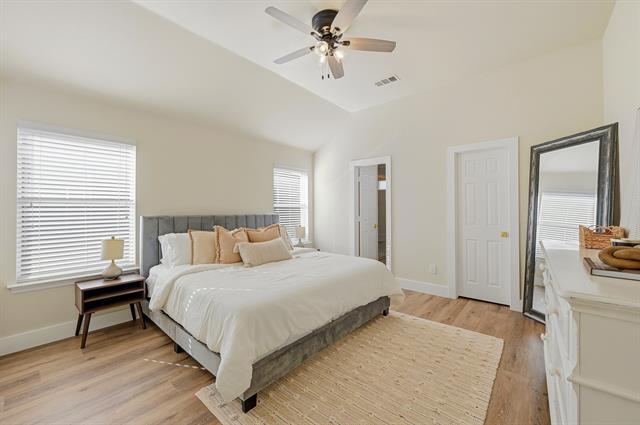 Building Photo - 3321 Versante Dr