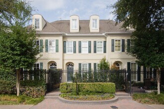 Building Photo - 5144 Chevy Chase Dr