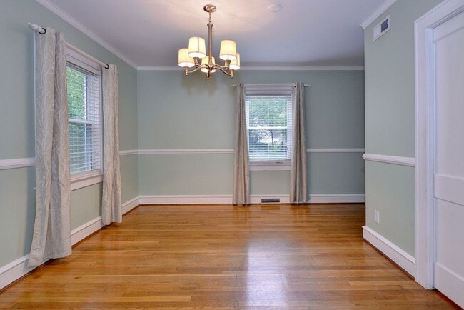 Building Photo - Delightful Home in Brandon Heights
