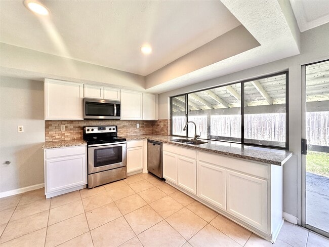 Building Photo - 5818 Evening Shadows Ln