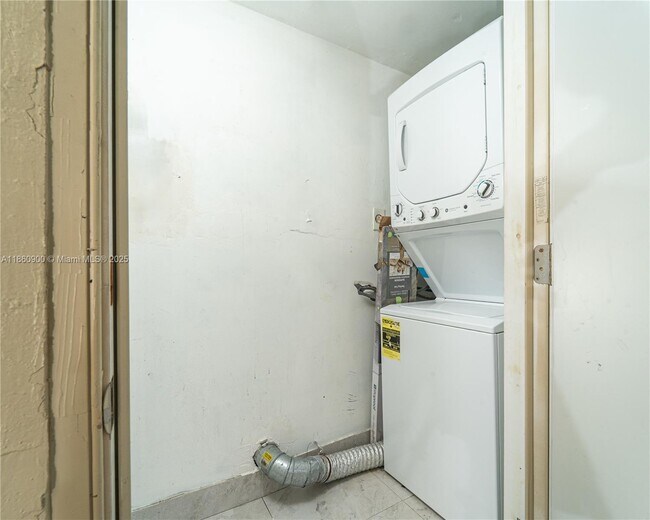 Building Photo - 17249 NW 60th Ct