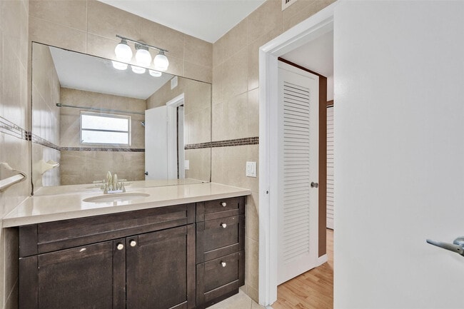 Building Photo - 7580 SW 82nd St