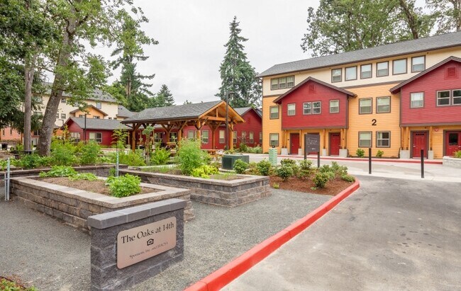Building Photo - The Oaks at 14th