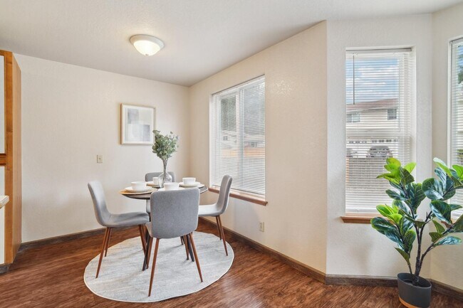 Building Photo - 13411 Meadow Rd