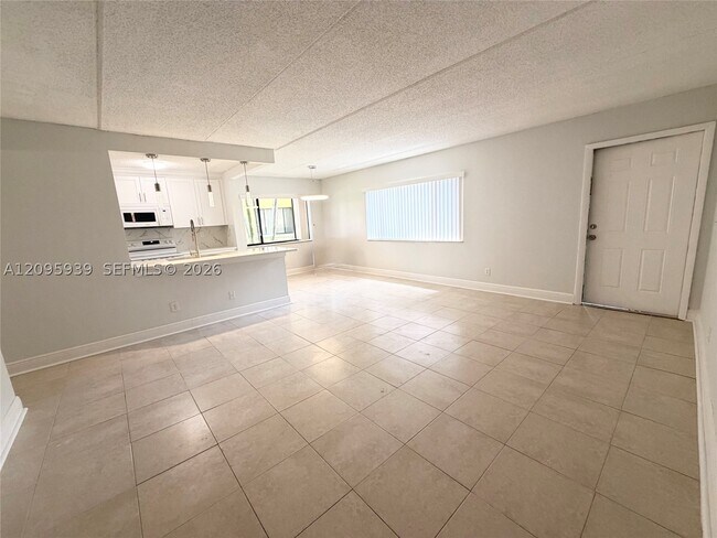 Building Photo - 110 Meadows Cir