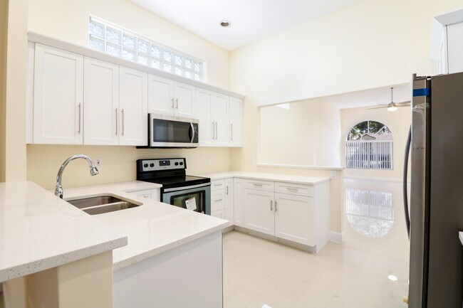 Building Photo - Newly Remodeled 3/2 in Cooper City