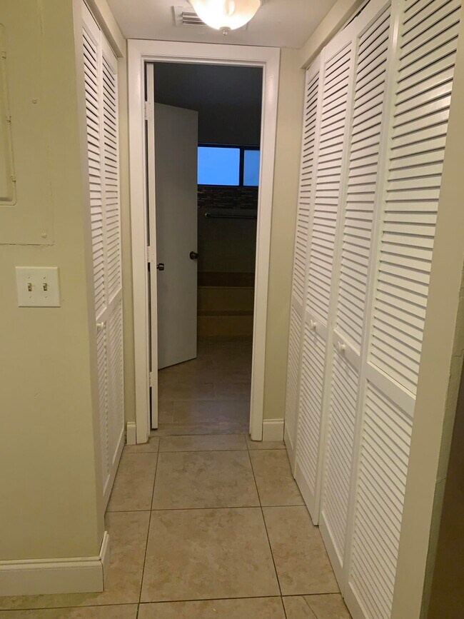Building Photo - 4212 Palm Bay Cir