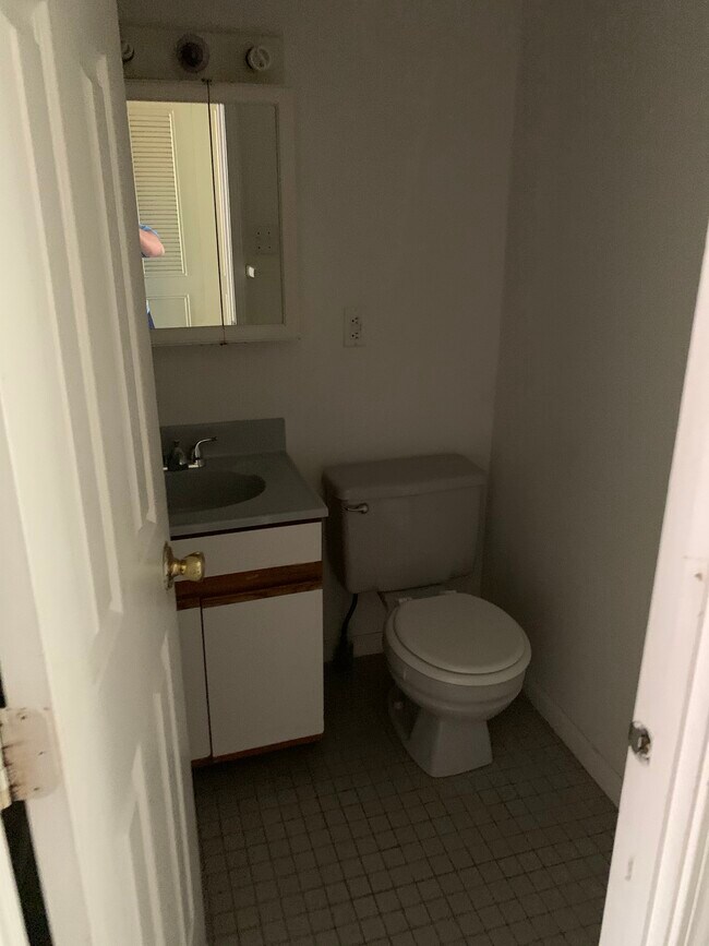 Building Photo - 944 New Market St