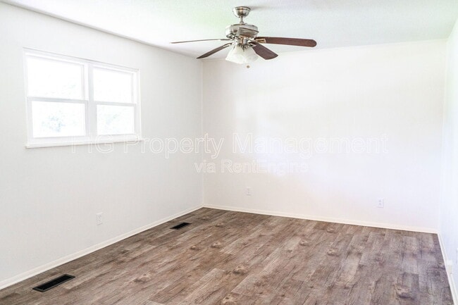 Building Photo - 4610 Sullivan Rd