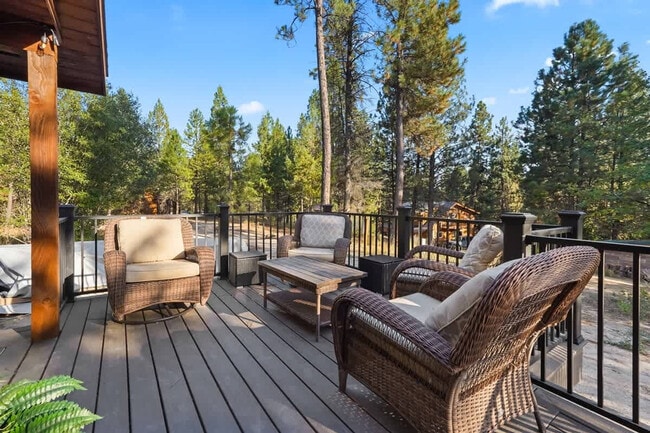 Building Photo - 18 Spur Dr