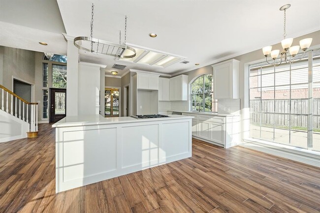 Building Photo - 22211 Mission Hills Ln