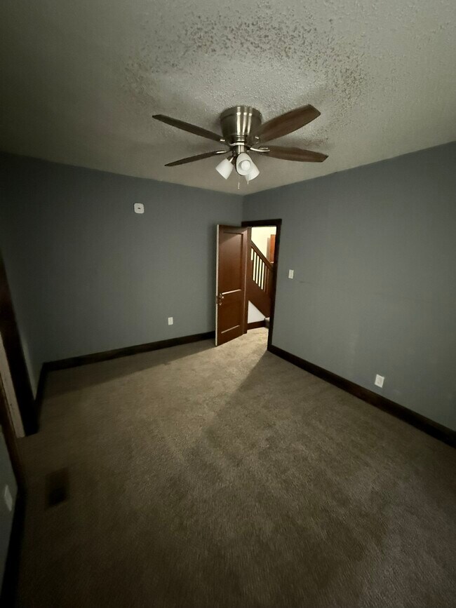 Building Photo - 1201 SW Garfield Ave