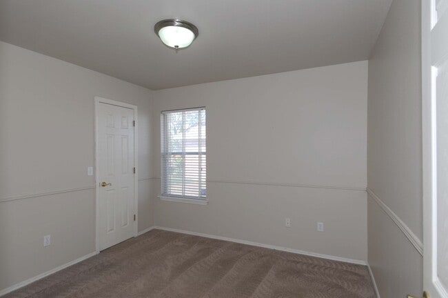 Building Photo - 6203 S Leigh St