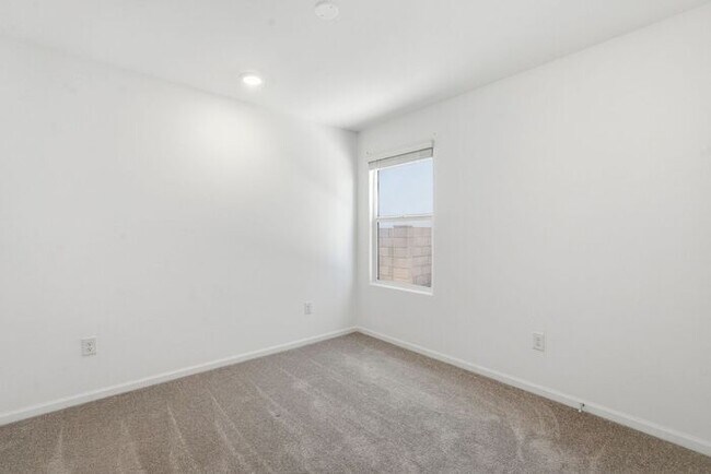 Building Photo - Modern Comfort Meets Desert Serenity – 4 Bed Rocking K Rental Home Available Now!