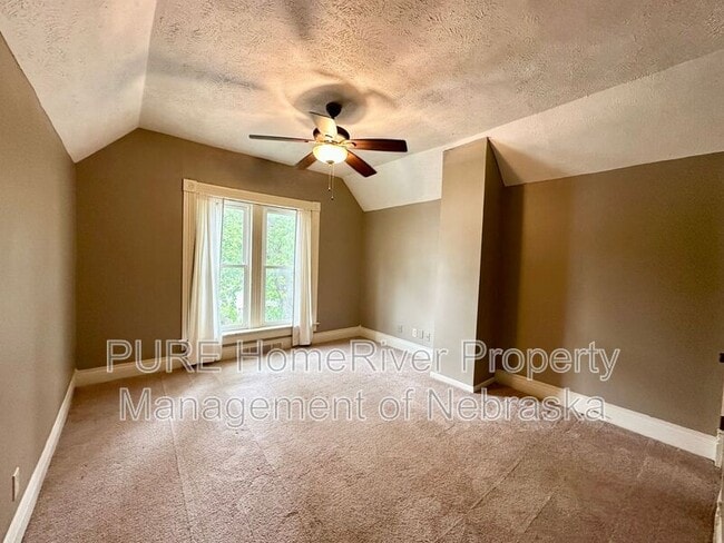 Building Photo - 1009 N 49th Ave