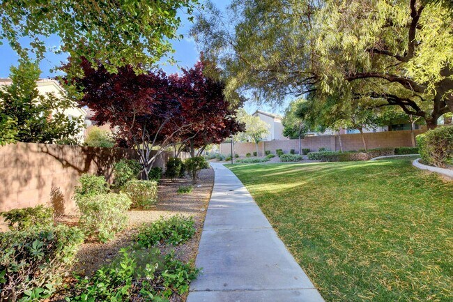 Building Photo - Three Bedroom Home in Spring Mountain Ranch