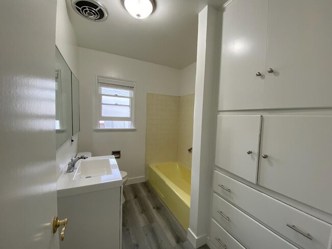 BATHROOM - 4271 Revere Pl