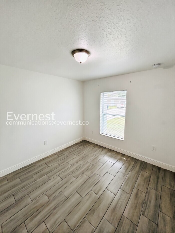 Building Photo - 1132 Maybury Dr
