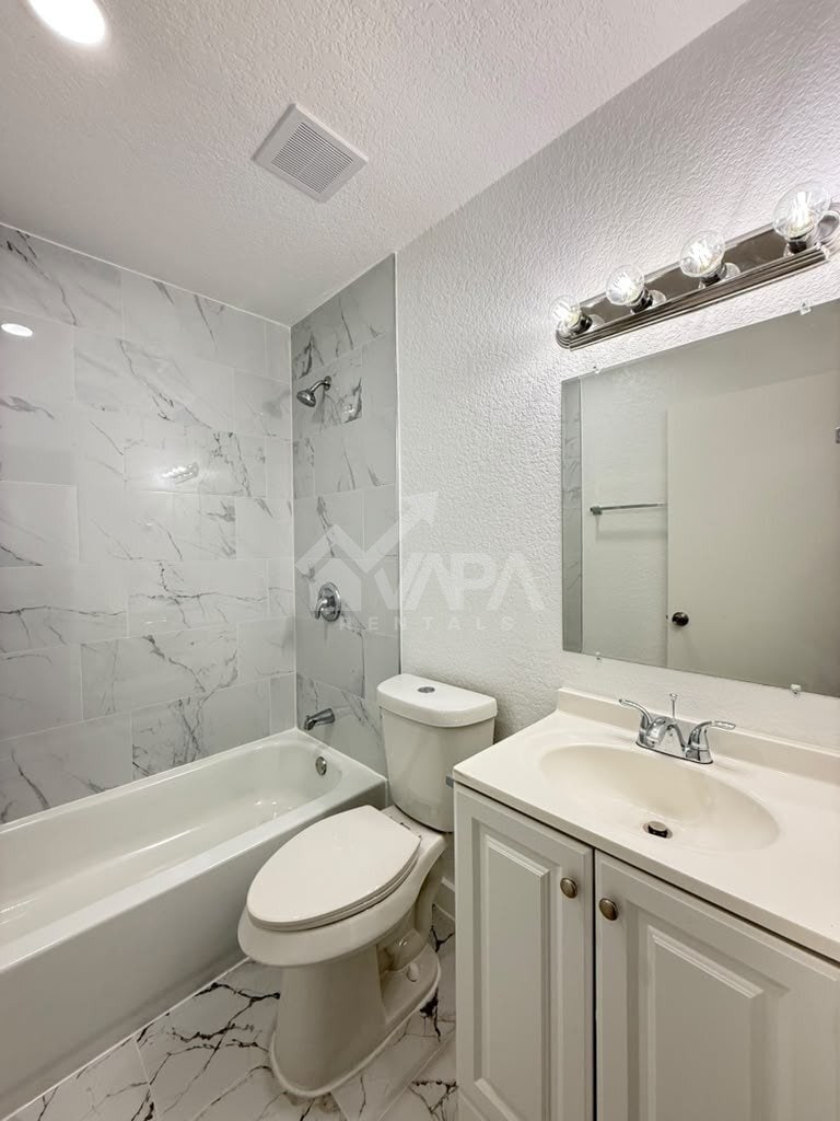 Building Photo - 4126 Valleyfield Dr