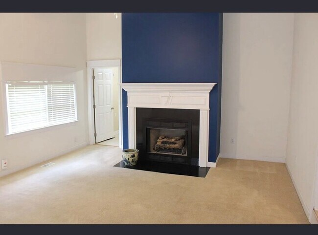 Building Photo - 214 Haynes Dr