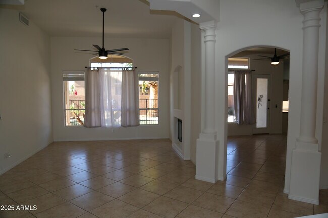 Building Photo - 8895 E Wood Dr