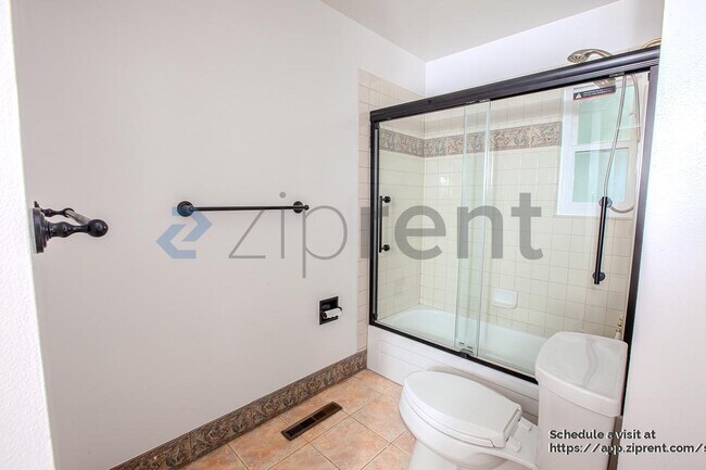 Building Photo - 3040 Blane Way