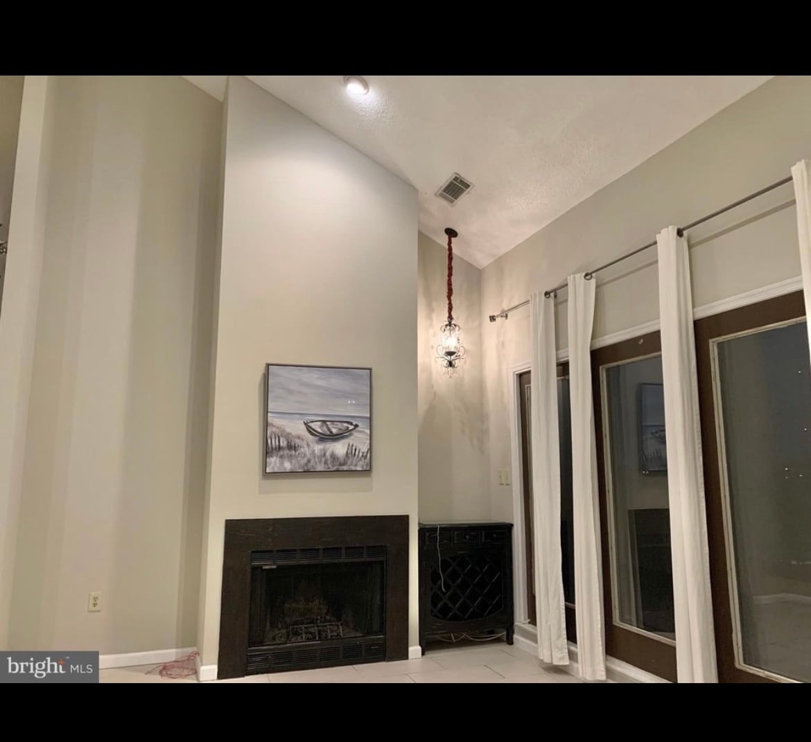 Building Photo - 1040 Deer Ridge Dr