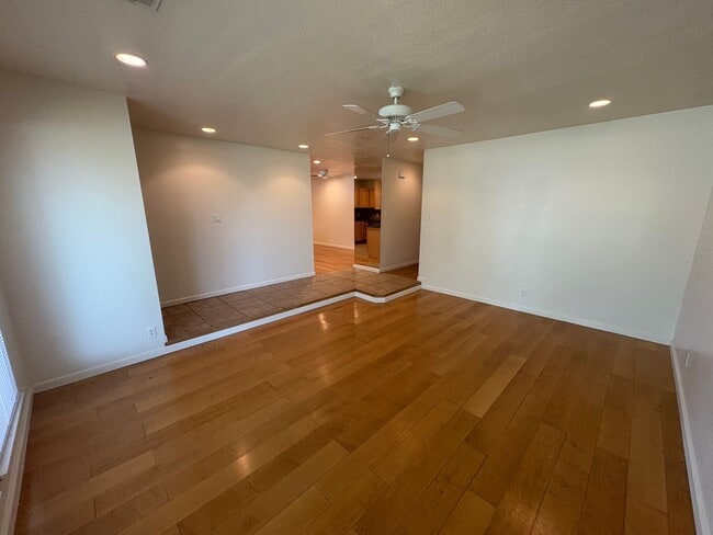 Building Photo - NW Reedley Home Near Shopping Center Rent ...