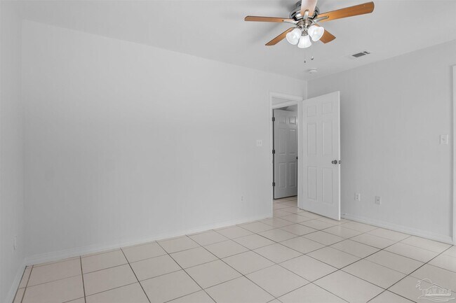 Building Photo - 1356 Redwood Ln