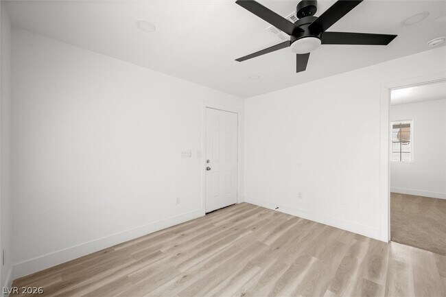 Building Photo - 623 N 10th St