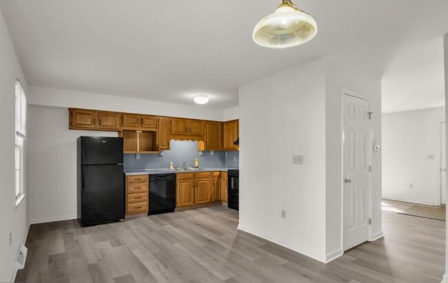 Building Photo - 653 Park Ridge Dr