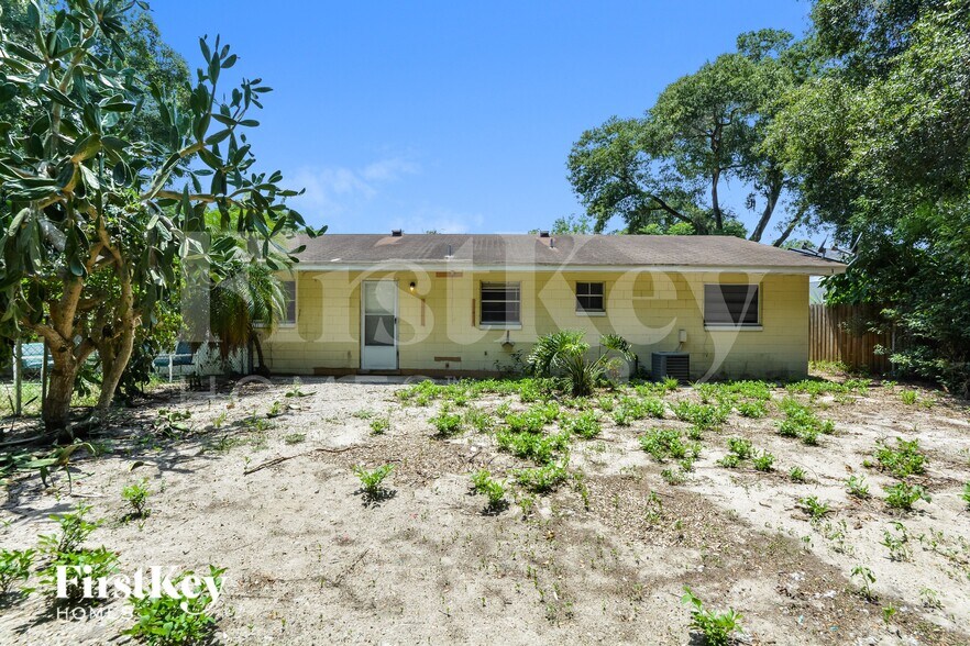 Building Photo - 928 N Rossiter St