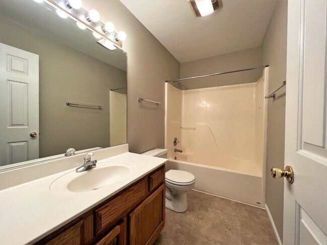 Building Photo - 10025 Highgate Cir