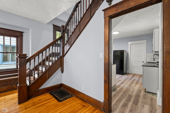 Building Photo - 2330 E 16th St