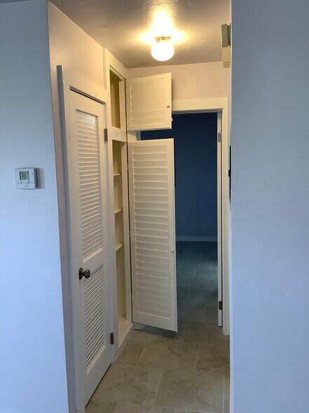 Hallway/Storage - 1818 Rodman St