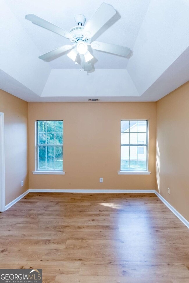 Building Photo - 235 Summer Hill Cir