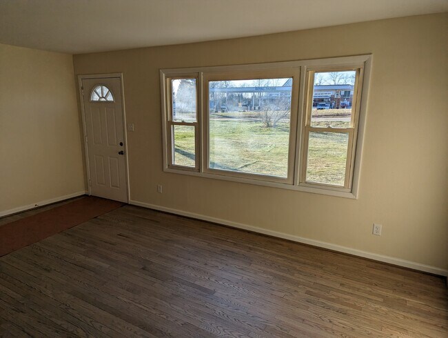 Building Photo - 1836 Perryville Rd