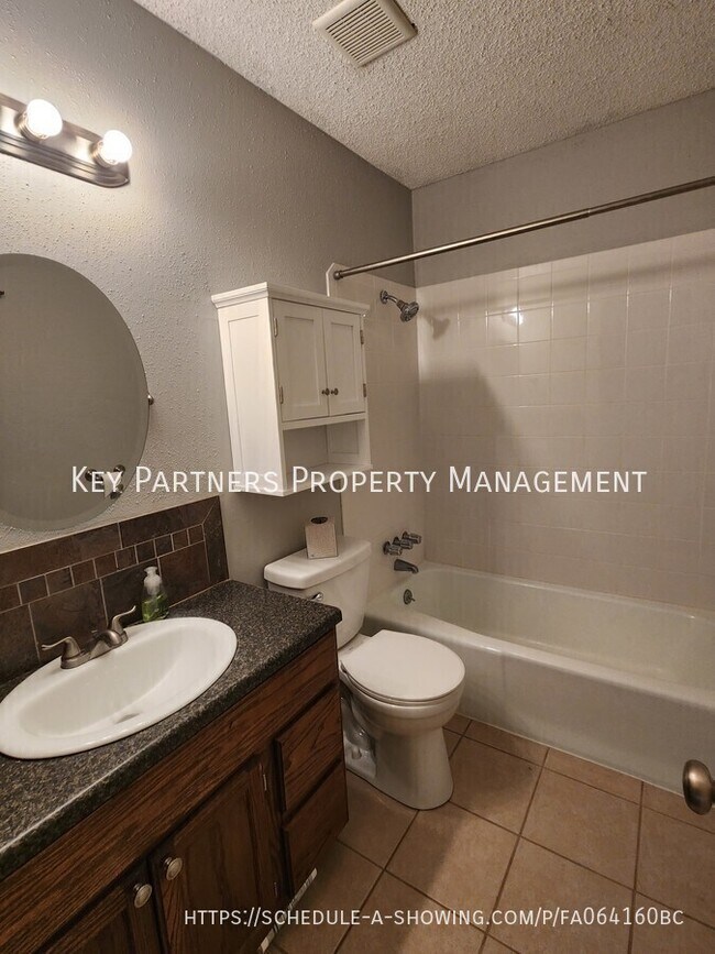 Building Photo - 9110 W 102nd St