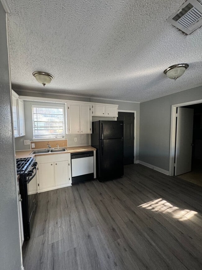 Building Photo - rental property