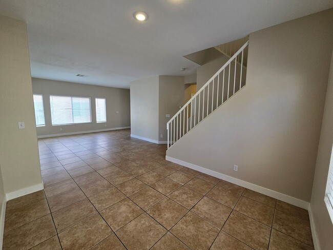 Building Photo - A Fabulous 5 Bedroom Home with 1 Bedroom and 3/4 Bathroom downstairs