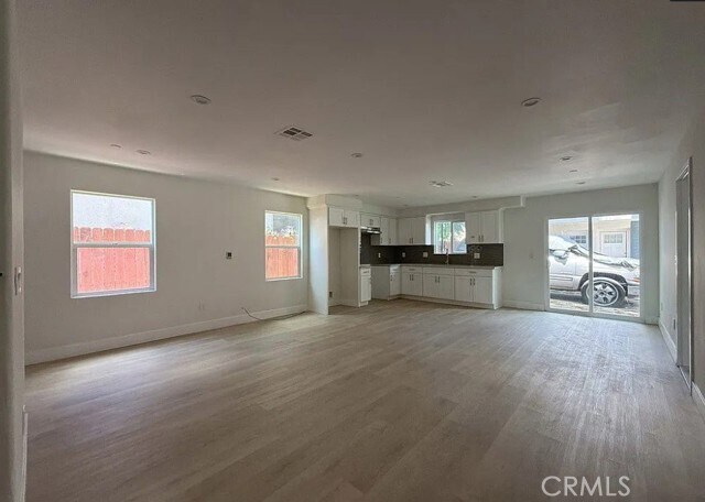 Building Photo - 645 W 97th St